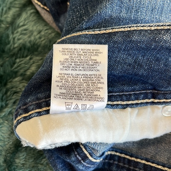 Wall Flower Denim Shorts - Picture 4 of 4